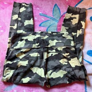 lululemon athletica  Camouflage Leggings - Black and Cream
